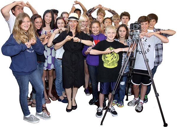 image of Tiffany Shlain with the Adventure Reporters at her home