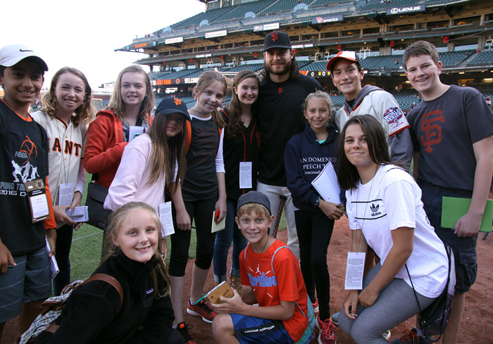 Image of the FastForward reporters and Brandon Crawford at AT&T Park
