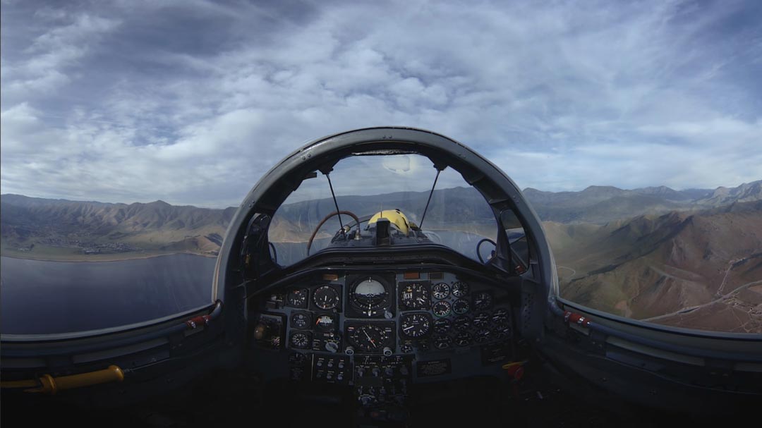 Image of a flight simulator screen on the Oculus Go headset